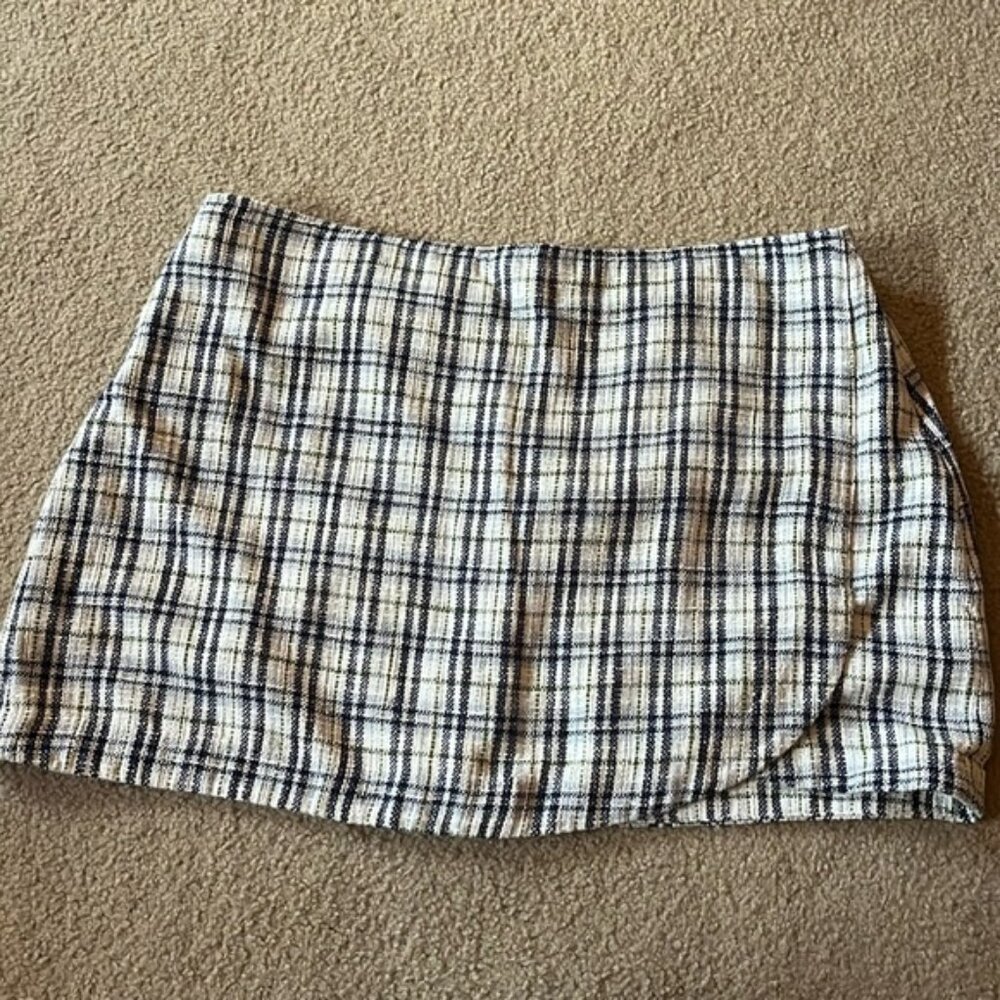 Short skirt